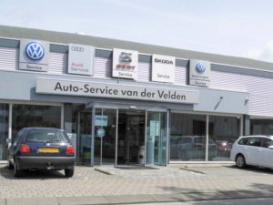 De nieuwe entree naar de werkplaatsreceptie is veel beter herkenbaar door de naar voren geschoven tochtsluis